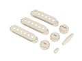 Fender pure vintage '60s Stratocaster®, accessory kit, vintage white