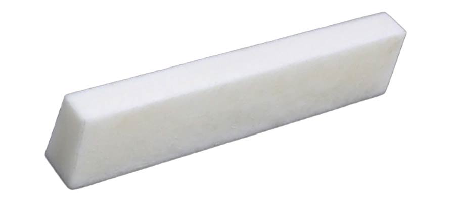 Allparts - BN0204B00 - bulk pack of slant cut bone nut blanks,  52,4x9,5x6,35 mm, 15 pcs