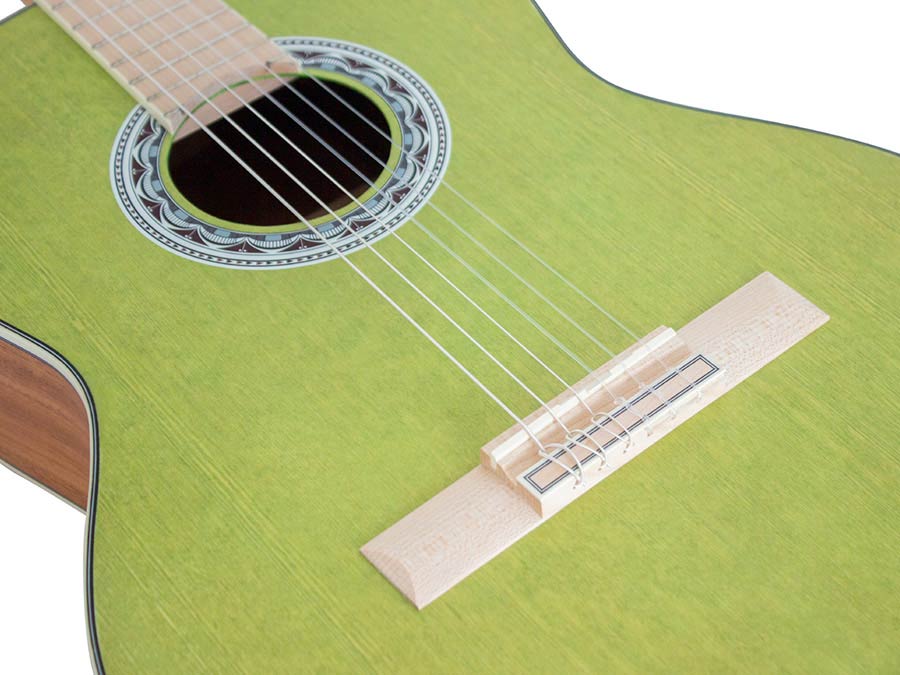 Valencia: Klassieke gitaar 4/4, sitka spar & mahonie, groen