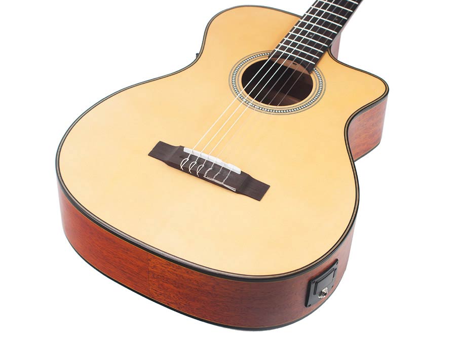 Valencia VA434CE Elektro-akoestische nylonsnarige auditoriumgitaar 4/4
