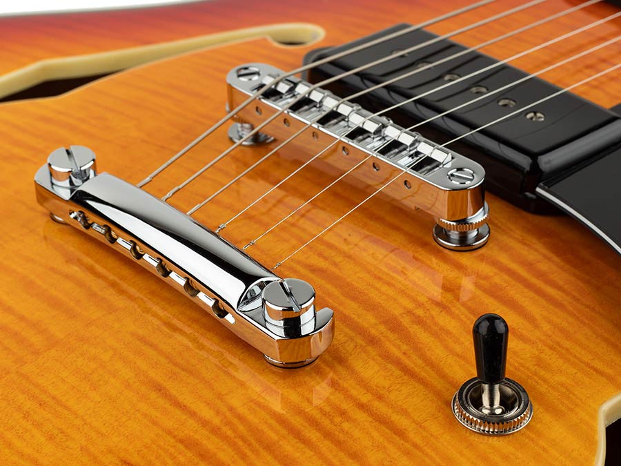 Sire H7V Larry Carlton elektrische gitaar cherry sunburst