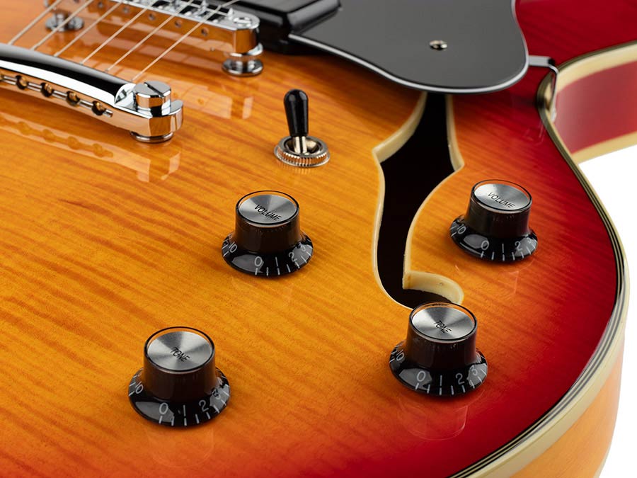 Sire H7V Larry Carlton elektrische gitaar cherry sunburst