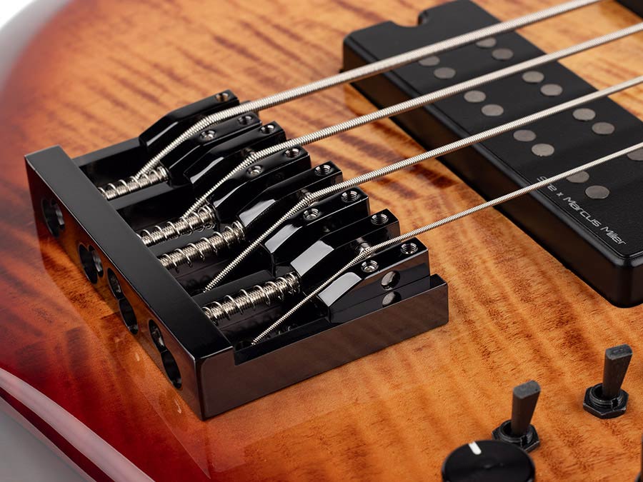 Sire M7+ A4 Marcus Miller 4-snarige actieve basgitaar brown sunburst