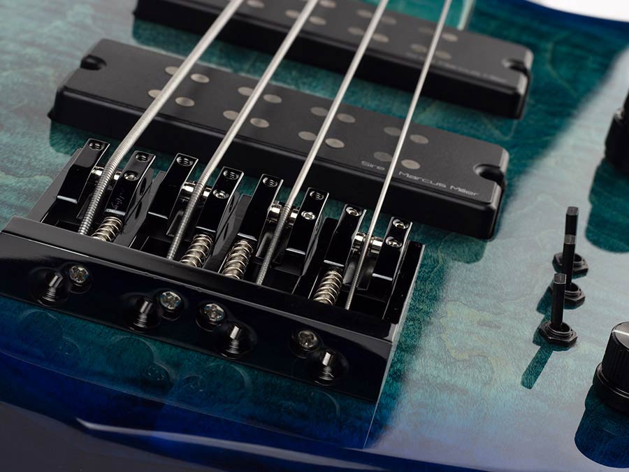 Sire M7+ A4F Marcus Miller 4-snarige actieve basgitaar transparent blue
