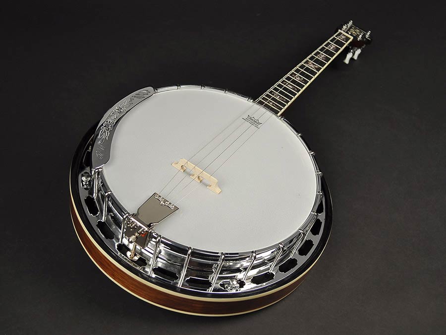Richwood RMB-904-SS Heritage Series tenorbanjo 4-snarig, aluminium ketel + tonering, peruaans walnoten toets, 24 beugels, 17 frets