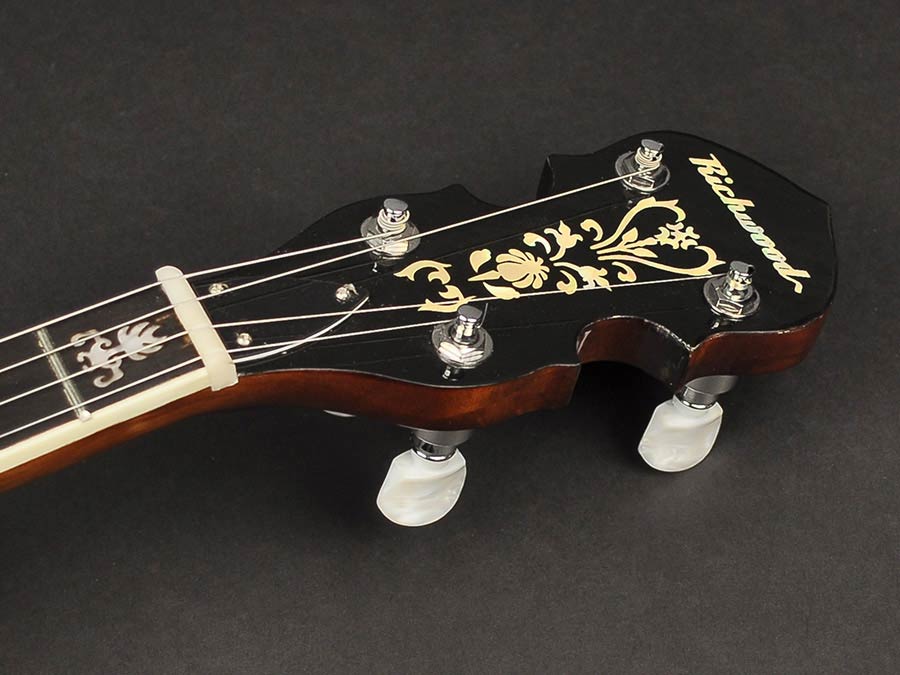 Richwood RMB-904-SS Heritage Series tenorbanjo 4-snarig, aluminium ketel + tonering, peruaans walnoten toets, 24 beugels, 17 frets