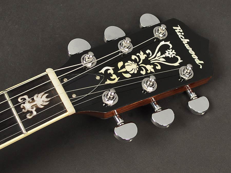 Richwood RMB-906 Heritage Series gitaarbanjo, 6-snarig, aluminium ketel en tonering, peruaans walnoten toets, 24 beugels