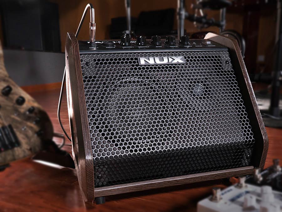 NUX: persoonlijk monitor systeem, 50 watt, 6,5" woofer + 1" tweeter, 2 kanalen, FRFR