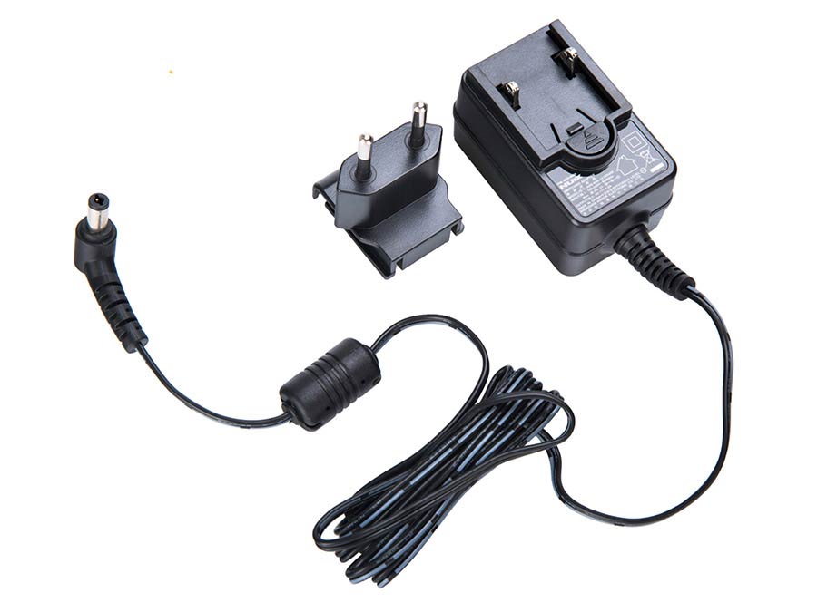 NUX: 9 Volt adapter