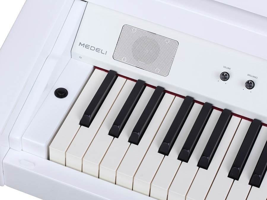 digital baby grand piano, 88 keys graded hammer action, triple sensor (GP3), 2 x 100 W, white