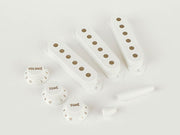 Fender pure vintage '50s Stratocaster®, accessory kit, eggshell