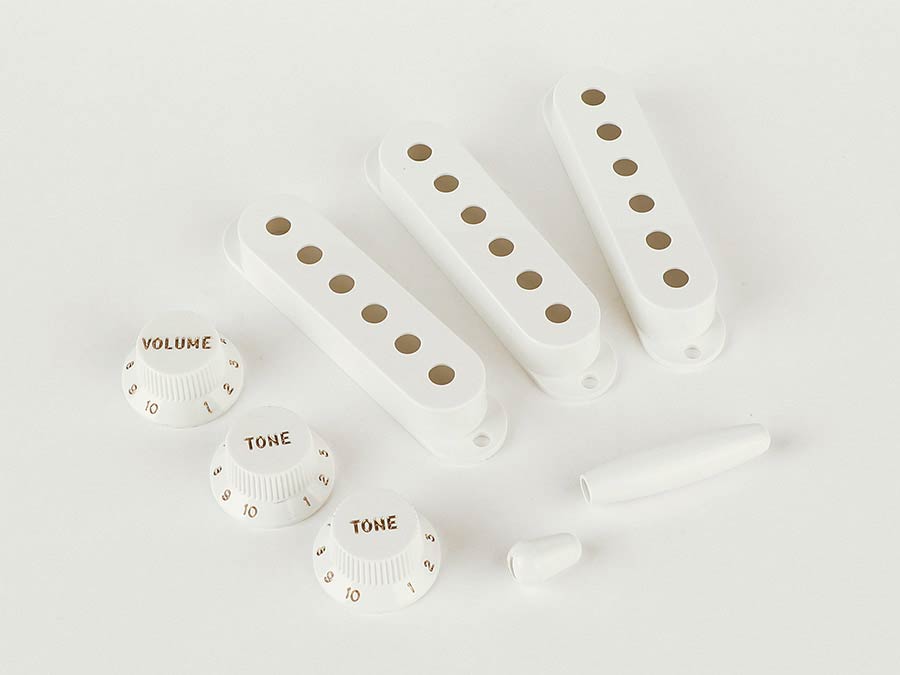 Fender pure vintage '50s Stratocaster®, accessory kit, eggshell