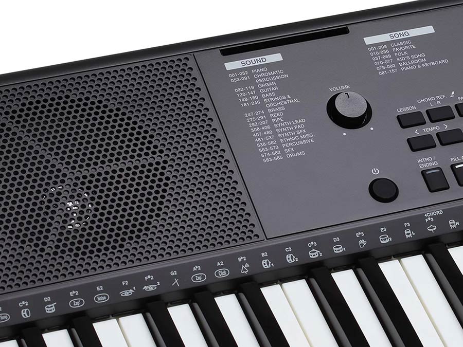 keyboard, 61 touch sensitive keys, backlit LCD, 2 x 2,5 W