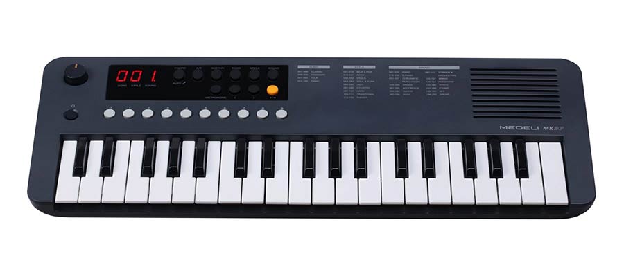 keyboard, 37 mini-size keys, with USB-C cable for MIDI and power supply, auto chord, 1 X 2,5 W