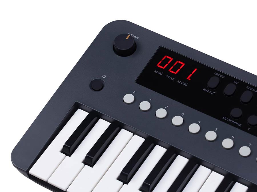 keyboard, 37 mini-size keys, with USB-C cable for MIDI and power supply, auto chord, 1 X 2,5 W