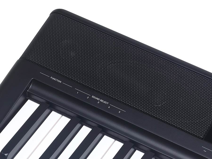 digital compact stage piano, 88 keys hammer action (GAC), 2 x 25 W
