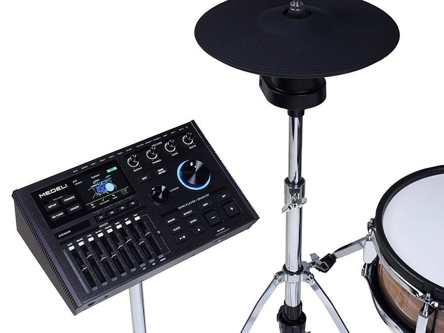 flagship digital drum kit, all mesh head fullsize wooden shells, 20in kick, all hardware included