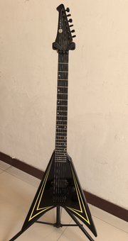 Spira Guitars V-420 BKY – 6-snarige elektrische gitaar – Zwart/geel
