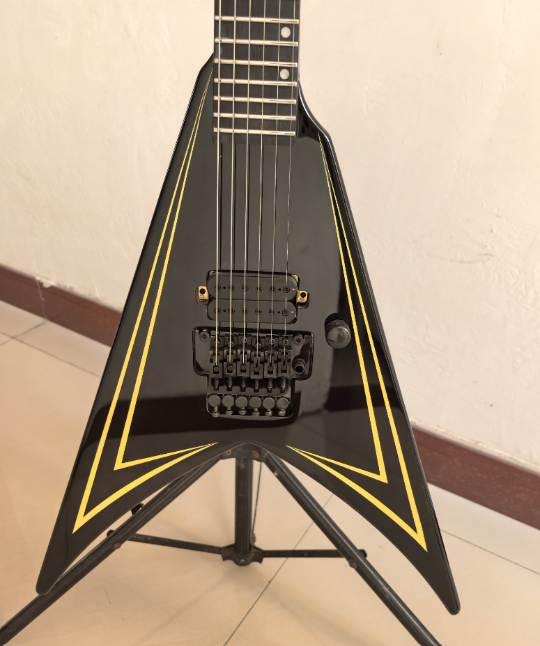 Spira Guitars V-420 BKY – 6-snarige elektrische gitaar – Zwart/geel