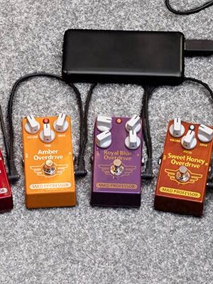 Boston power converter from USB 5V naar 9V (center negative) – use a power bank naar power your pedal board
